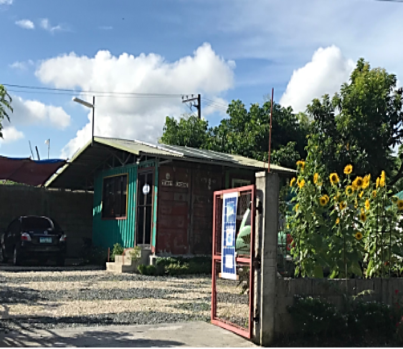 2kW Single-phase Grid-tie Solar PV System and 18W integrated Solar Streetlight
